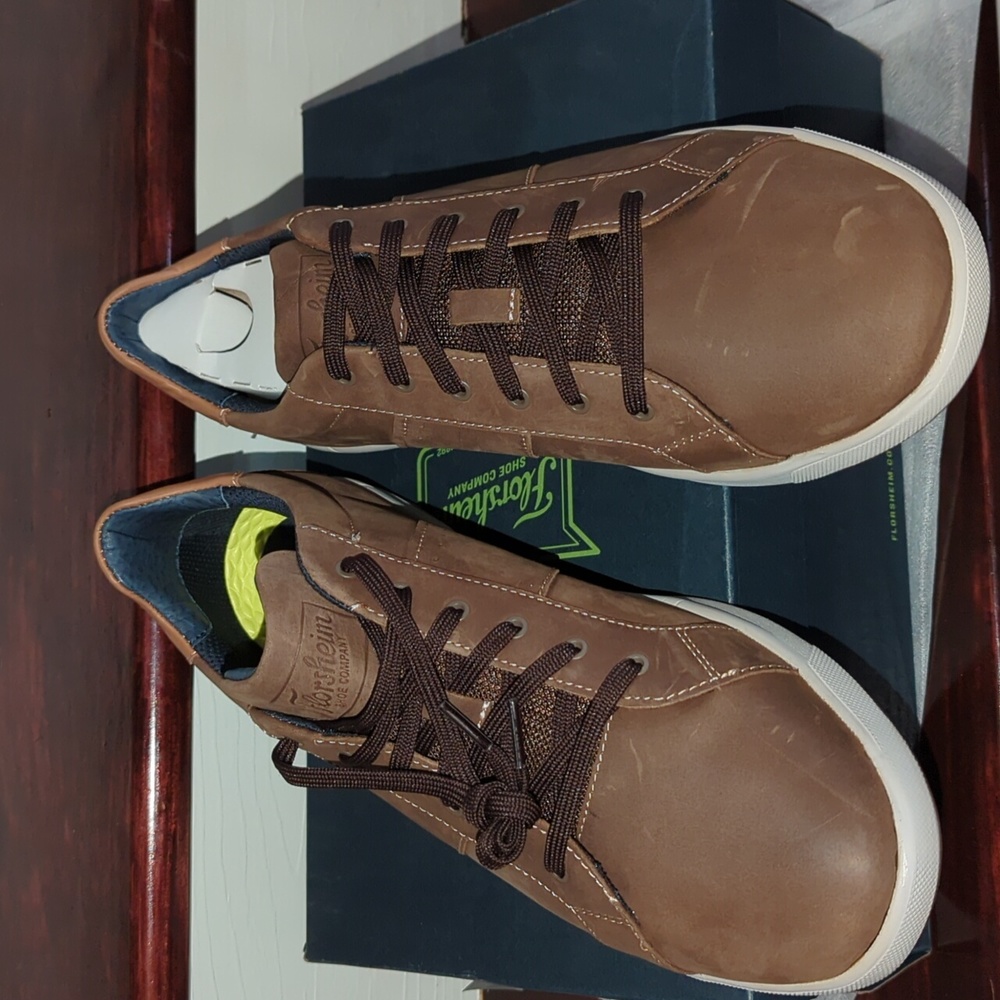 florsheim crossover shoes for men size 11 colors: mushroom/champignon